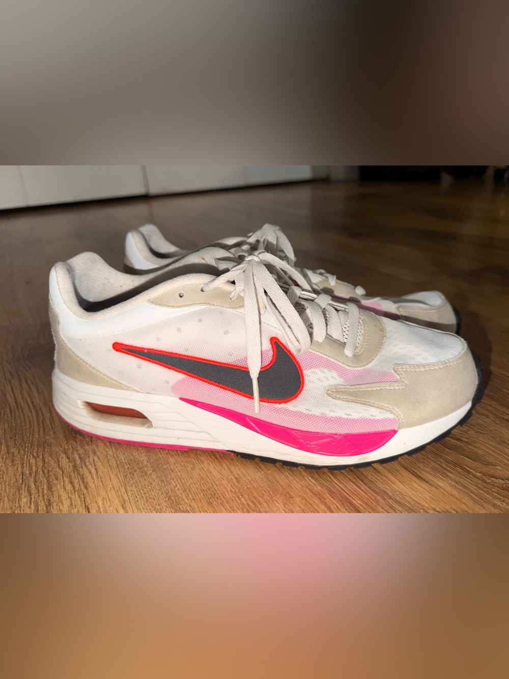 Nike Air Max Women’s White & Pink Sneakers
